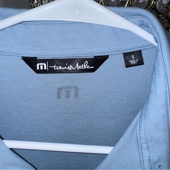 #37 💙 never worn Travis Mathew Blue Polo Shirt with Subtle Stripes - Picture 2 of 6